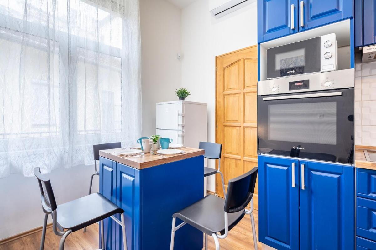 Апартаменты Star House In The